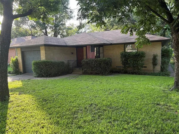 $2,200 | 1911 Ferndale Avenue, Dallas, TX 75224