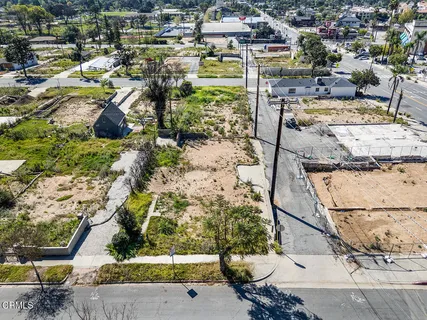 a picture of city view