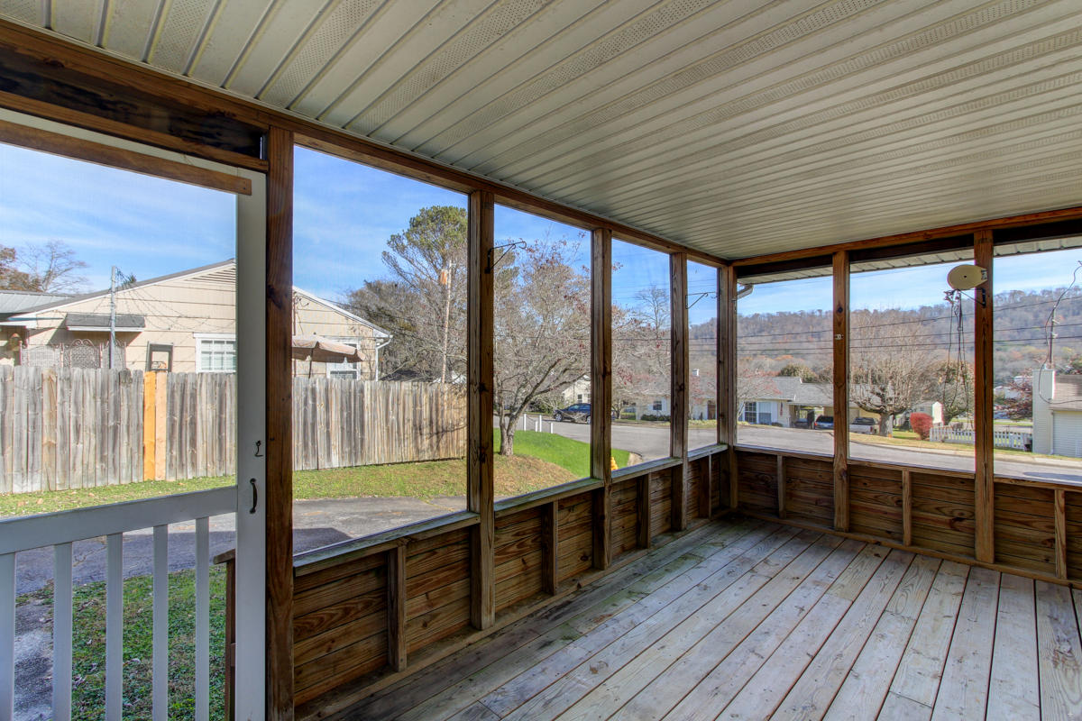 screened porch