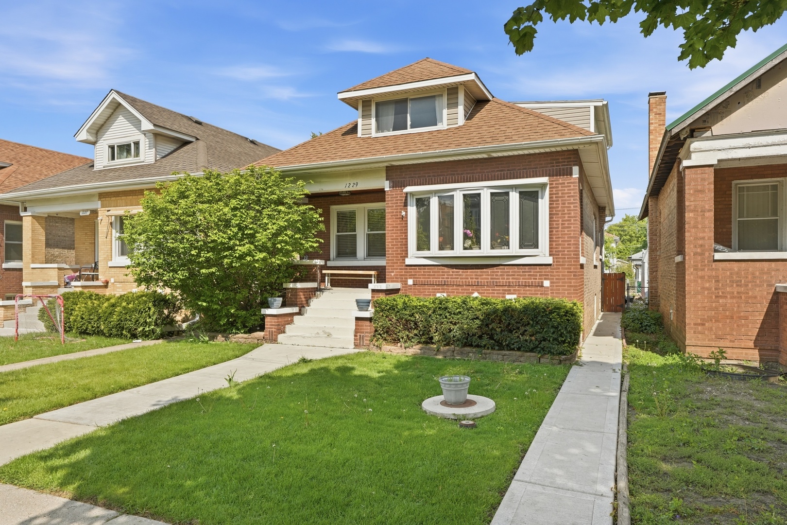 1229 Maple Avenue Berwyn, IL 60402 - Photo 2 of 29
