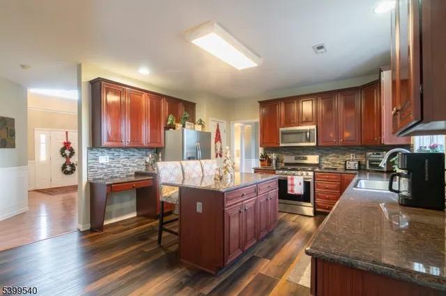 $857,570 | 20 Riddle Court, Asbury, NJ 08802