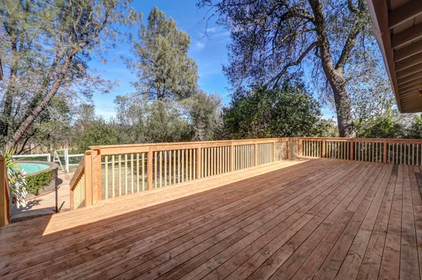 $425,000 | 1890 Manchester Drive, Redding, CA 96002