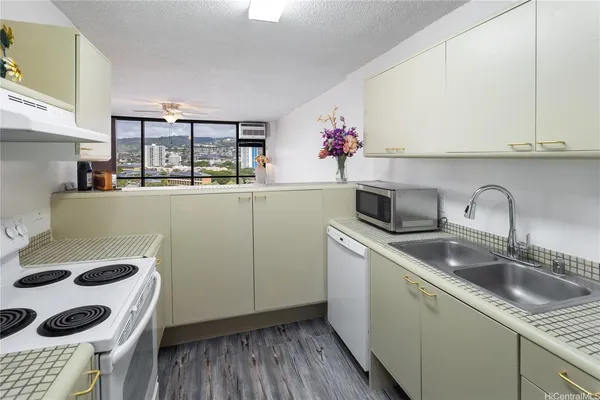 $585,000 | 60 North Beretania Street, Unit 1202, Honolulu, HI 96817