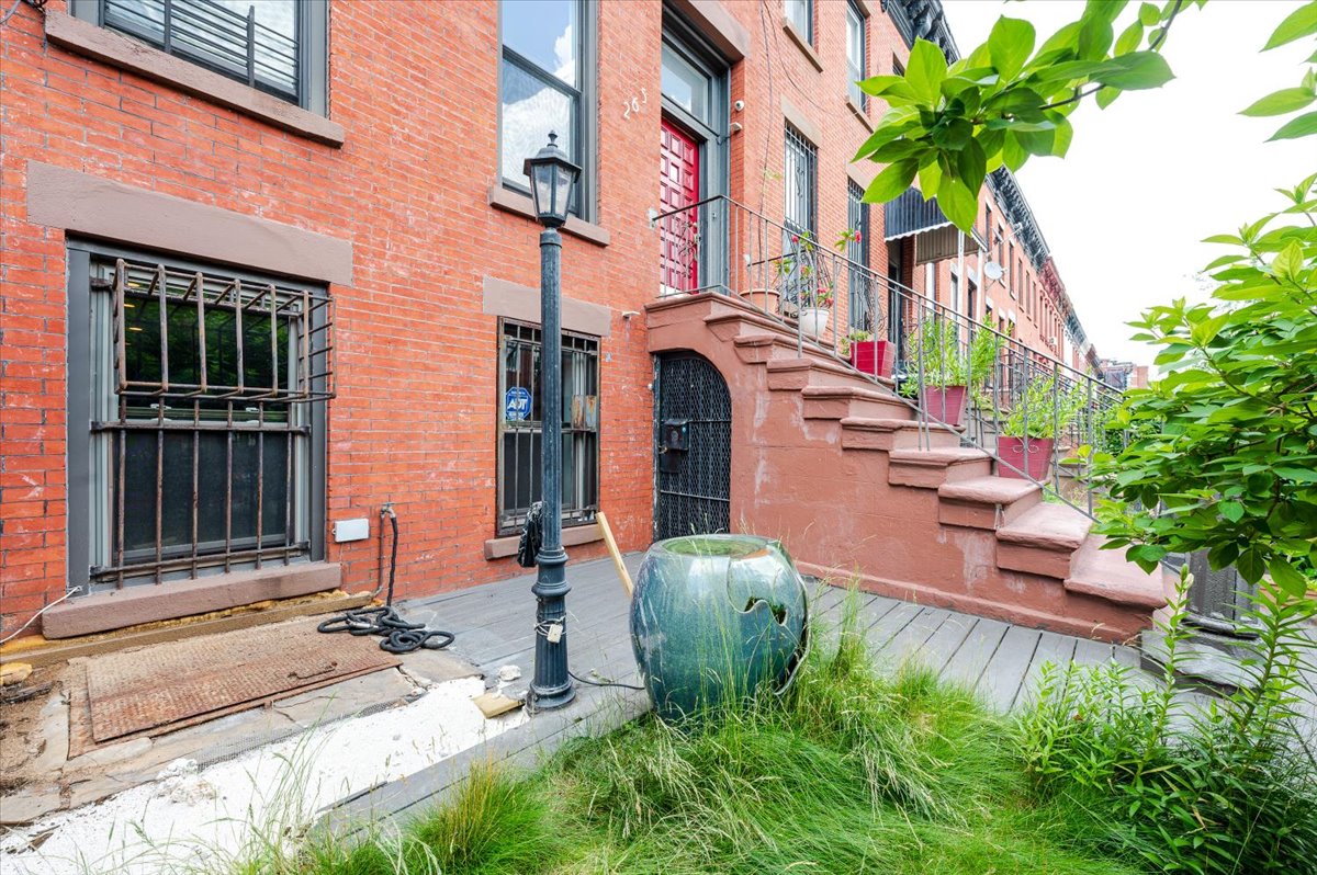 265 Putnam Avenue Brooklyn, NY 11216 - Photo 3 of 33