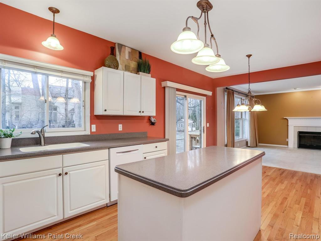673 Lake Ridge Road Rochester Hills, MI 48307 - Photo 10 of 26