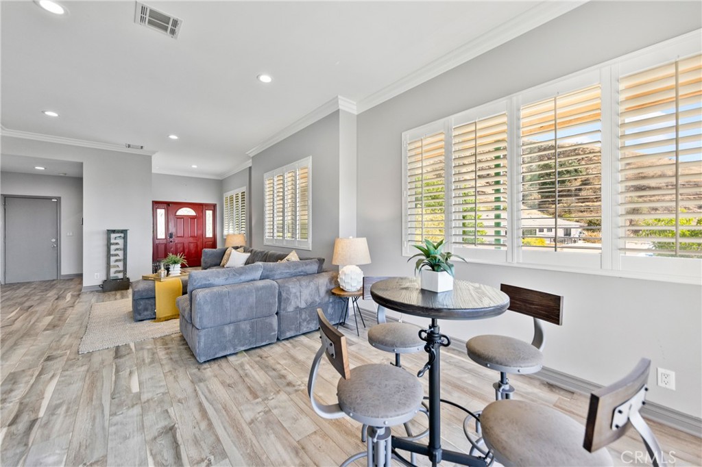 591 Devonwood Road Altadena, CA 91001 - Photo 8 of 35