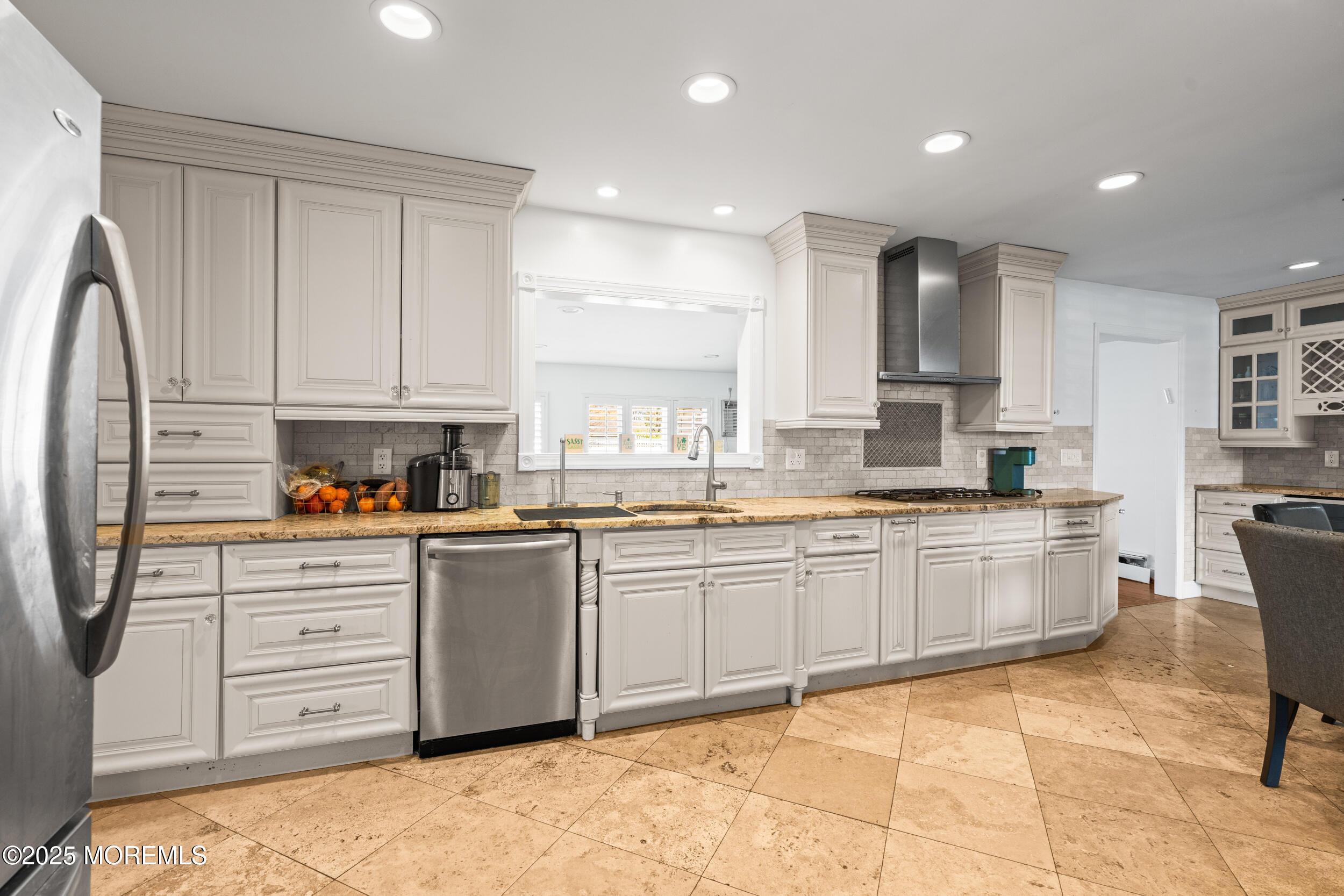 41 Poplar Avenue West Long Branch, NJ 07764 - Photo 6 of 27 017