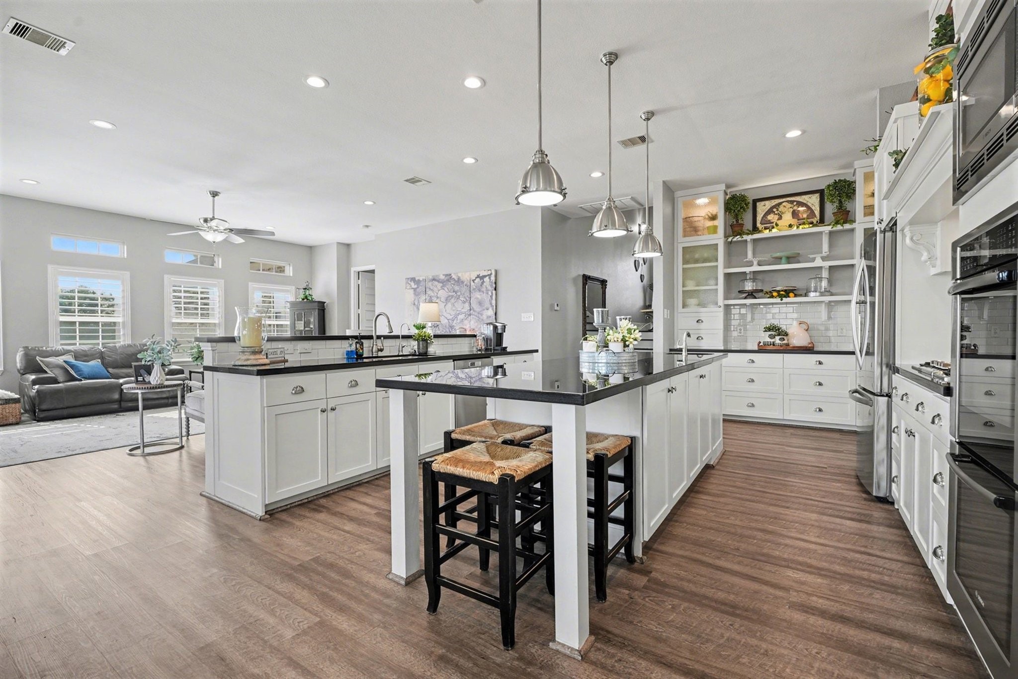 4118 Landon Lane Baytown, TX 77523 - Photo 9 of 47