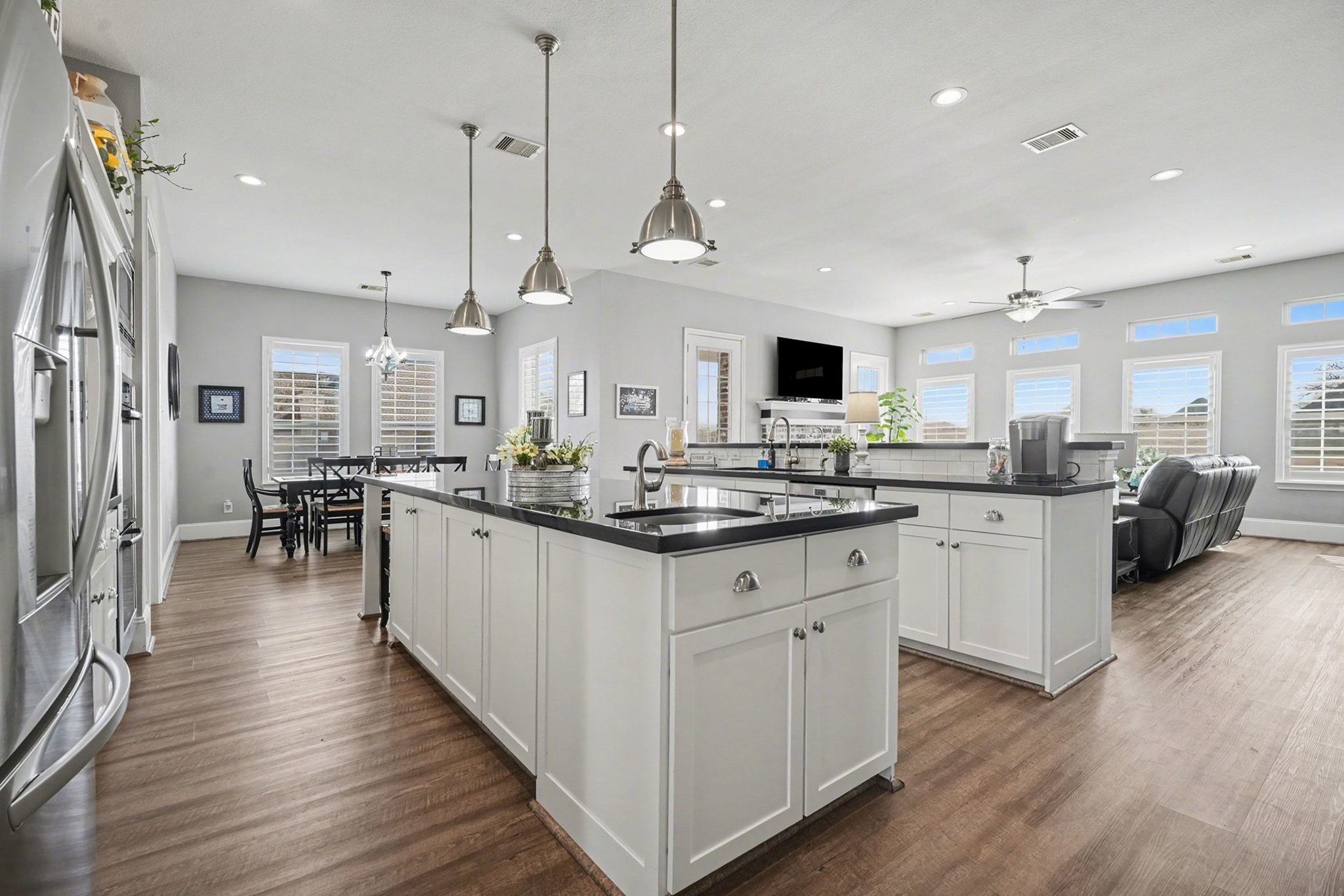 4118 Landon Lane Baytown, TX 77523 - Photo 10 of 47