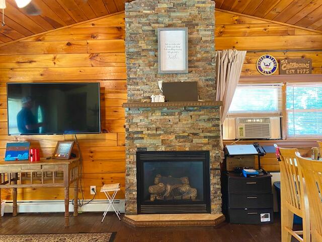 474 New Dam Road Waterboro, ME 04061 - Photo 13 of 38 Living room