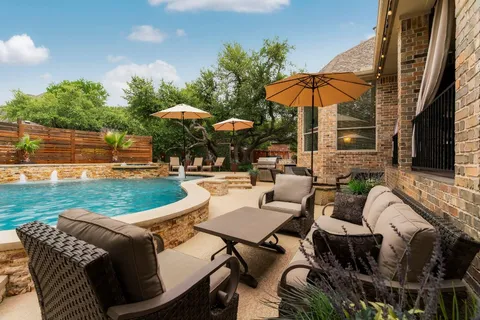 $1,075,000 | 806 Shady Bluff Cove, Round Rock, TX 78665