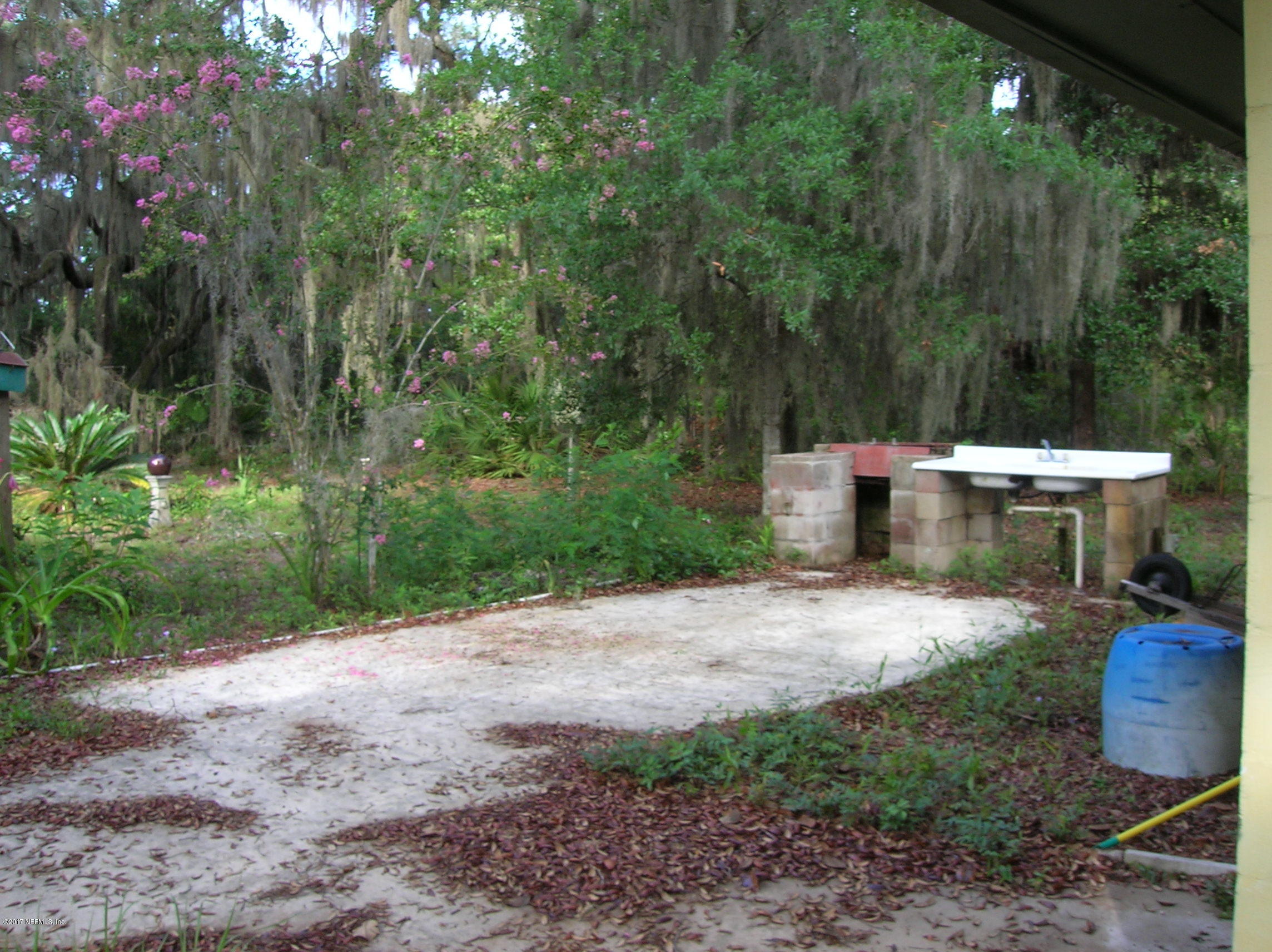 278 Union Camp Road Crescent City, FL 32112 - Photo 28 of 46 Bar-B-Que Area