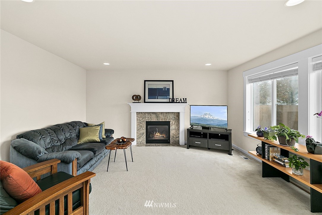 8216 234th Street Southwest Edmonds, WA 98026 - Photo 14 of 32 Gallery Image 14