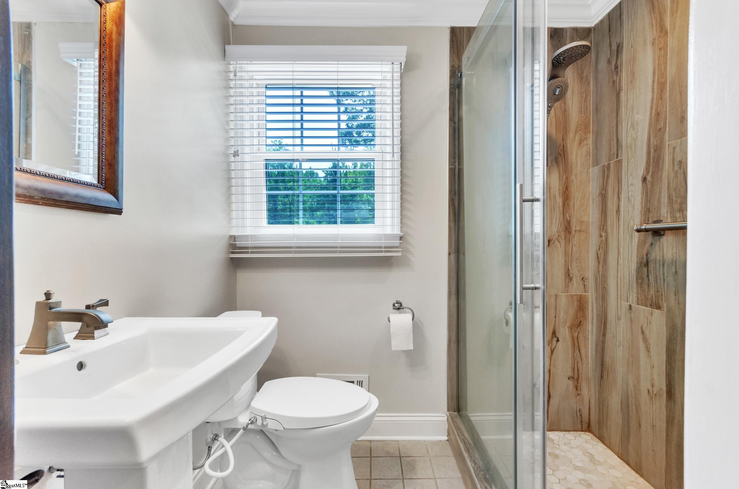 1009 Edwards Road Greenville, SC 29615 - Photo 7 of 36