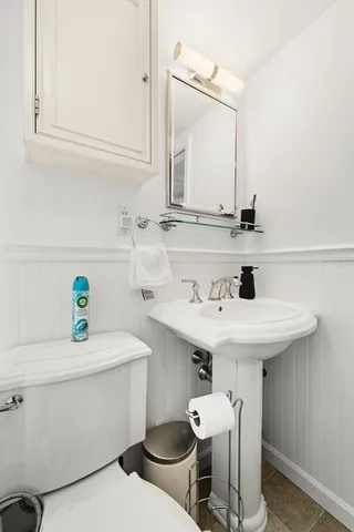 $619,000 | 475 Massachusetts Avenue, Unit B, Lexington, MA 02420