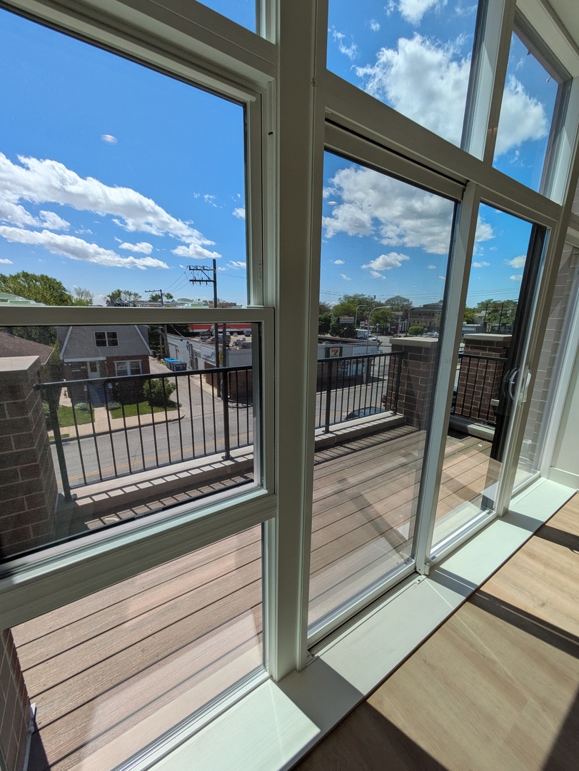 4744 West Addison Street, Unit 2 Chicago, IL 60641 - Photo 5 of 8