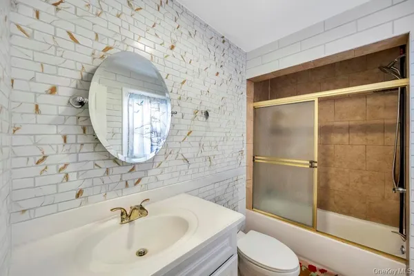 $799,000 | 69 East 8th Street, Huntington Station, NY 11746