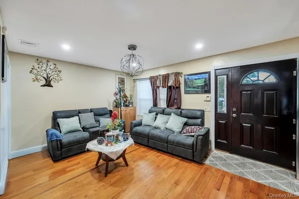 $799,000 | 69 East 8th Street, Huntington Station, NY 11746