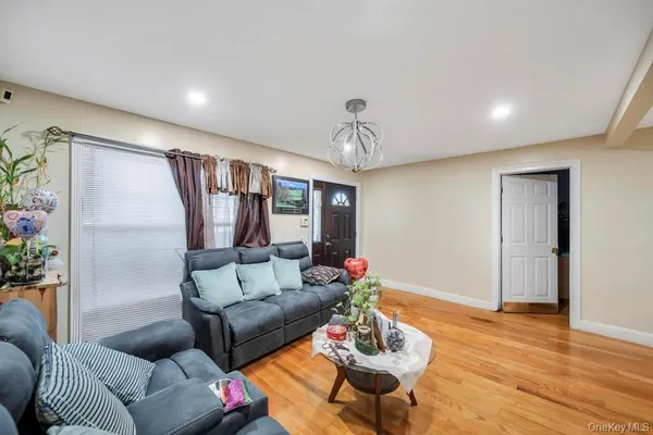 $799,000 | 69 East 8th Street, Huntington Station, NY 11746