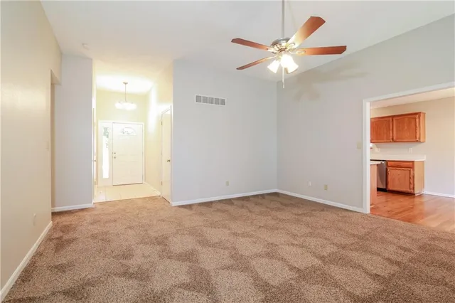 $2,515 | 15100 East 49th Street, Kansas City, MO 64136