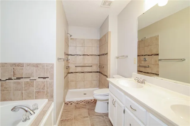 $2,515 | 15100 East 49th Street, Kansas City, MO 64136