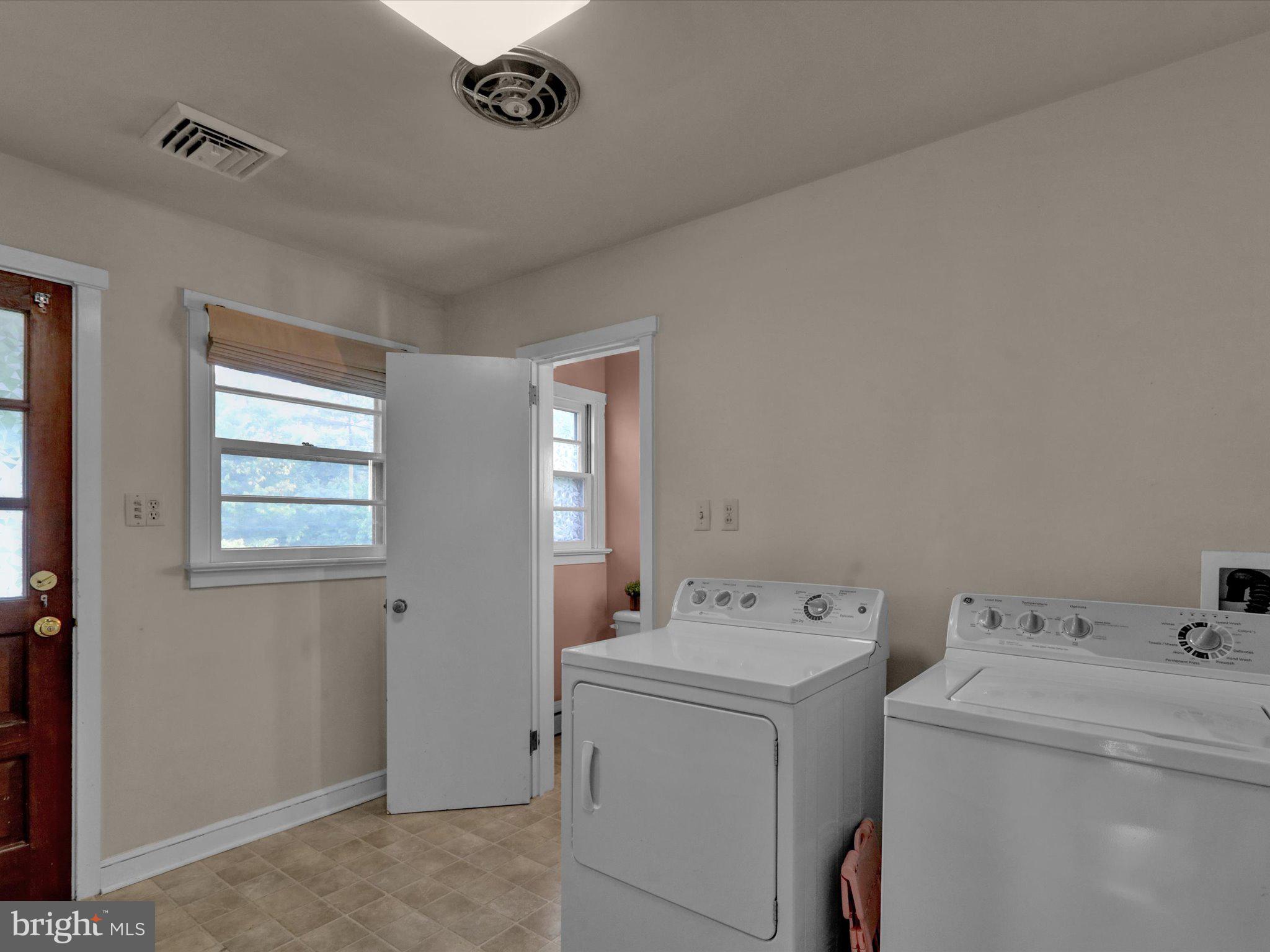 117 West Roseville Road Lancaster, PA 17601 - Photo 12 of 44 Main floor laundry