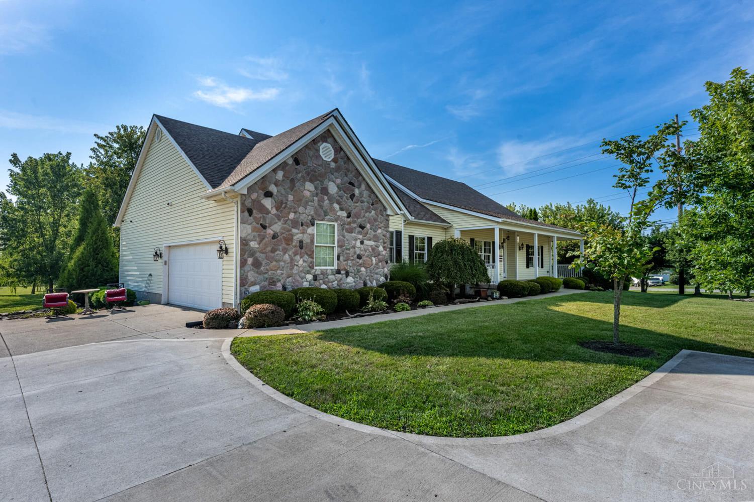 3387 Shaker Road Franklin, OH 45005 - Photo 2 of 53 Gallery Image 2