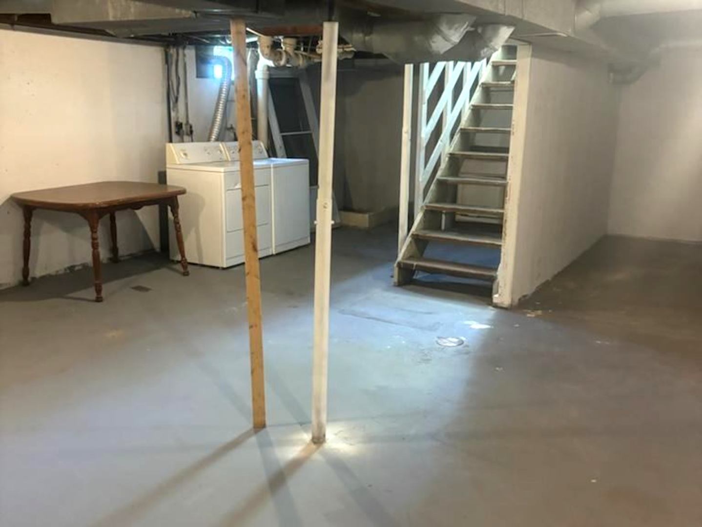 101 Prairie Street Ottawa, IL 61350 - Photo 12 of 15 a view of a room with entryway