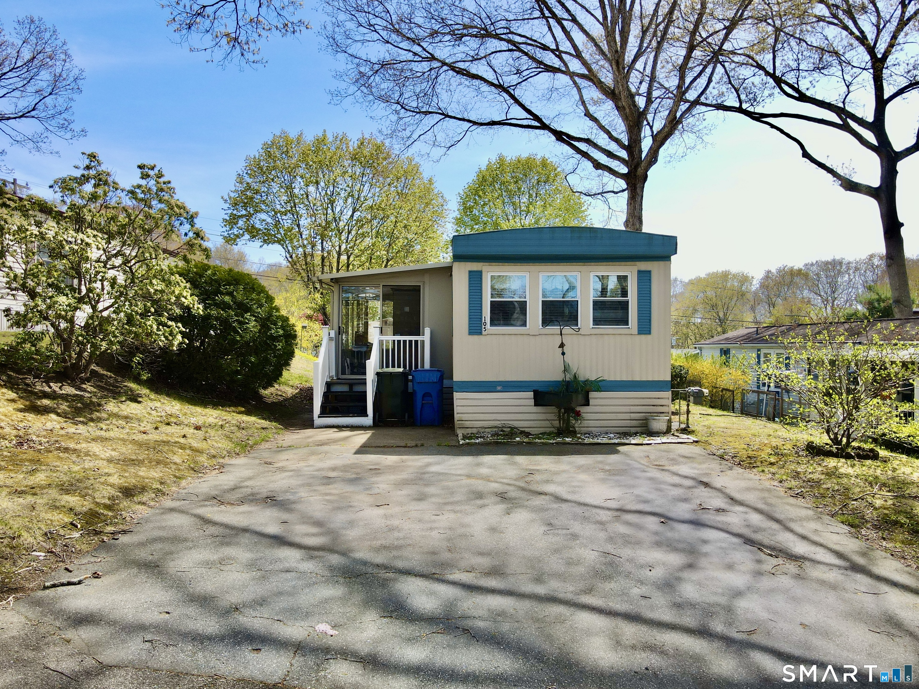 136 Hunters Road Norwich, CT 06360 - Photo 2 of 20