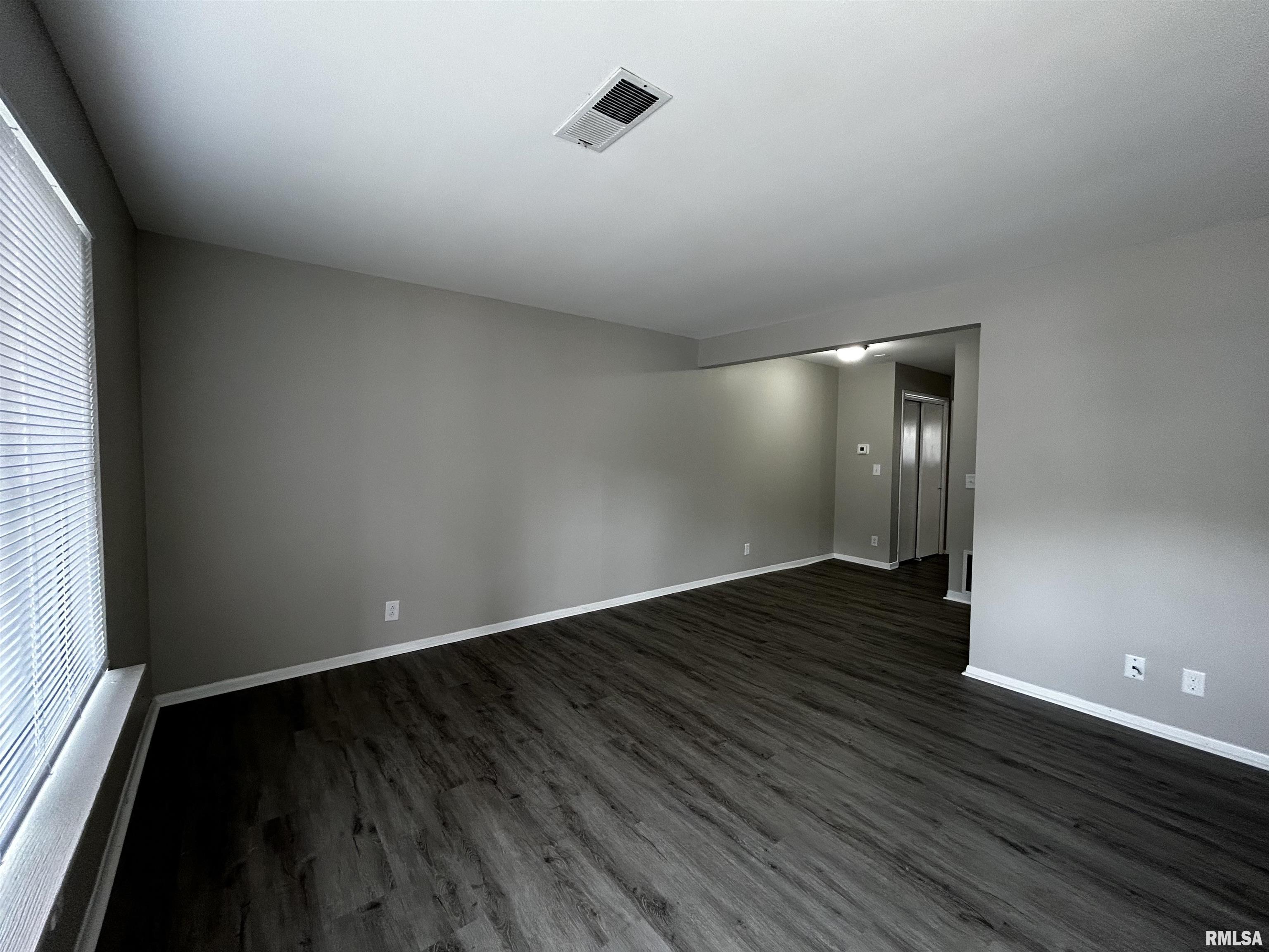 1902 Sheridan Road, Unit 2 Pekin, IL 61554 - Photo 2 of 9