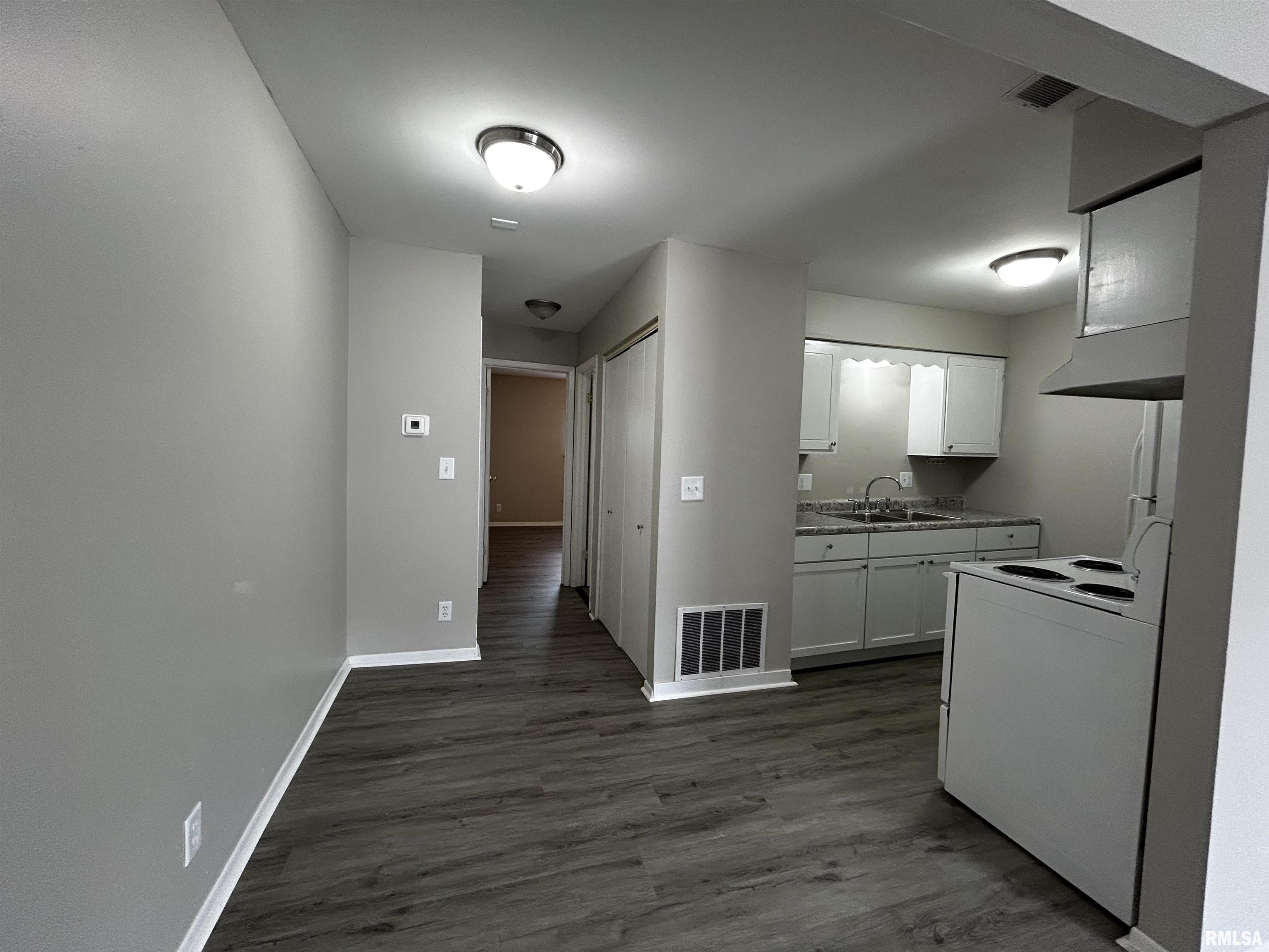 1902 Sheridan Road, Unit 2 Pekin, IL 61554 - Photo 3 of 9
