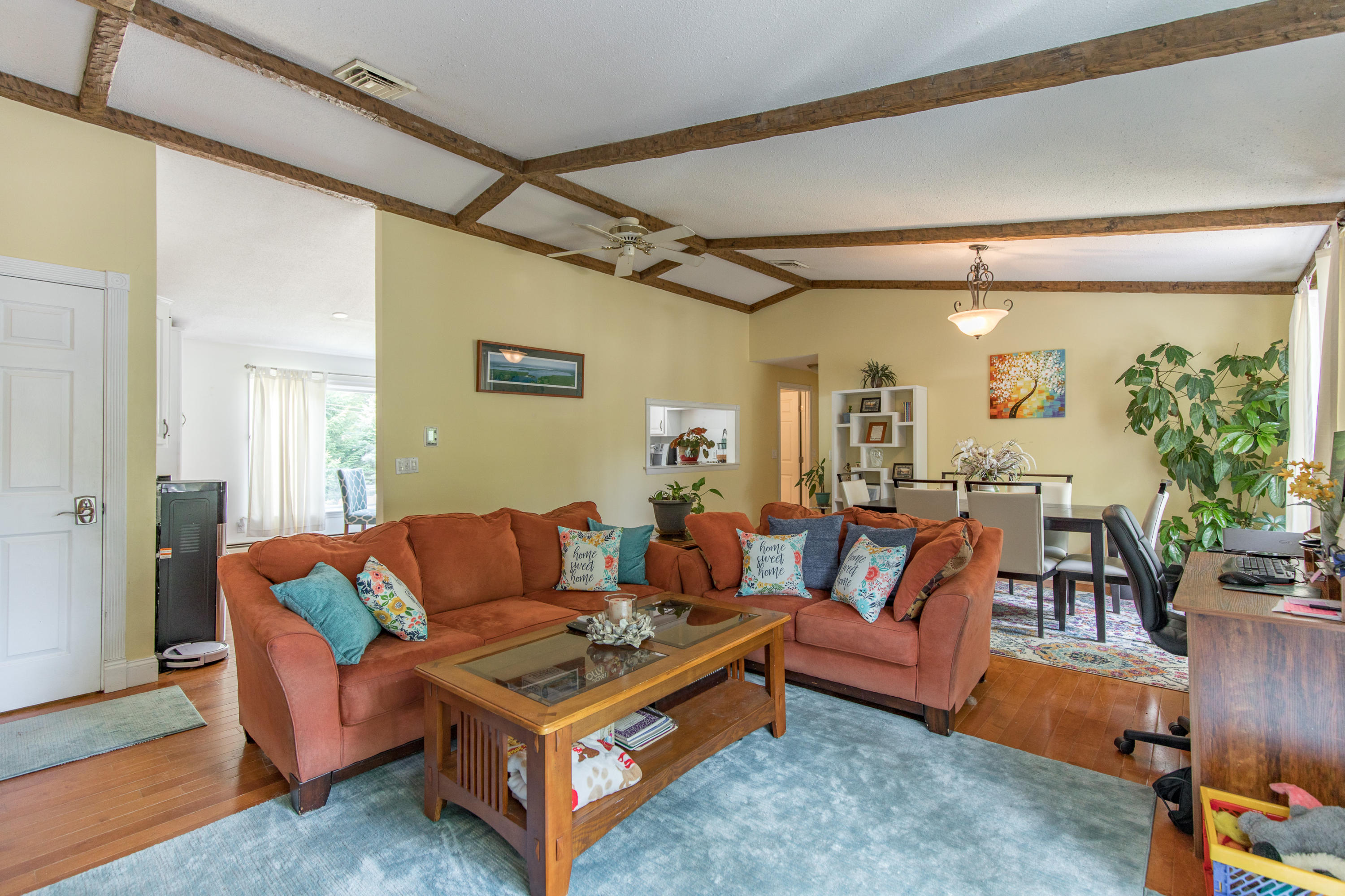 5 Beach Road Raymond, ME 04071 - Photo 12 of 47 Living Room