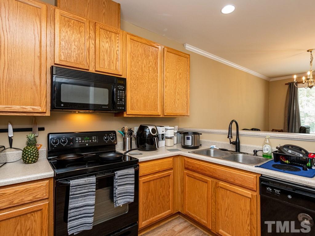 8218 Belneath Court Raleigh, NC 27613 - Photo 10 of 24