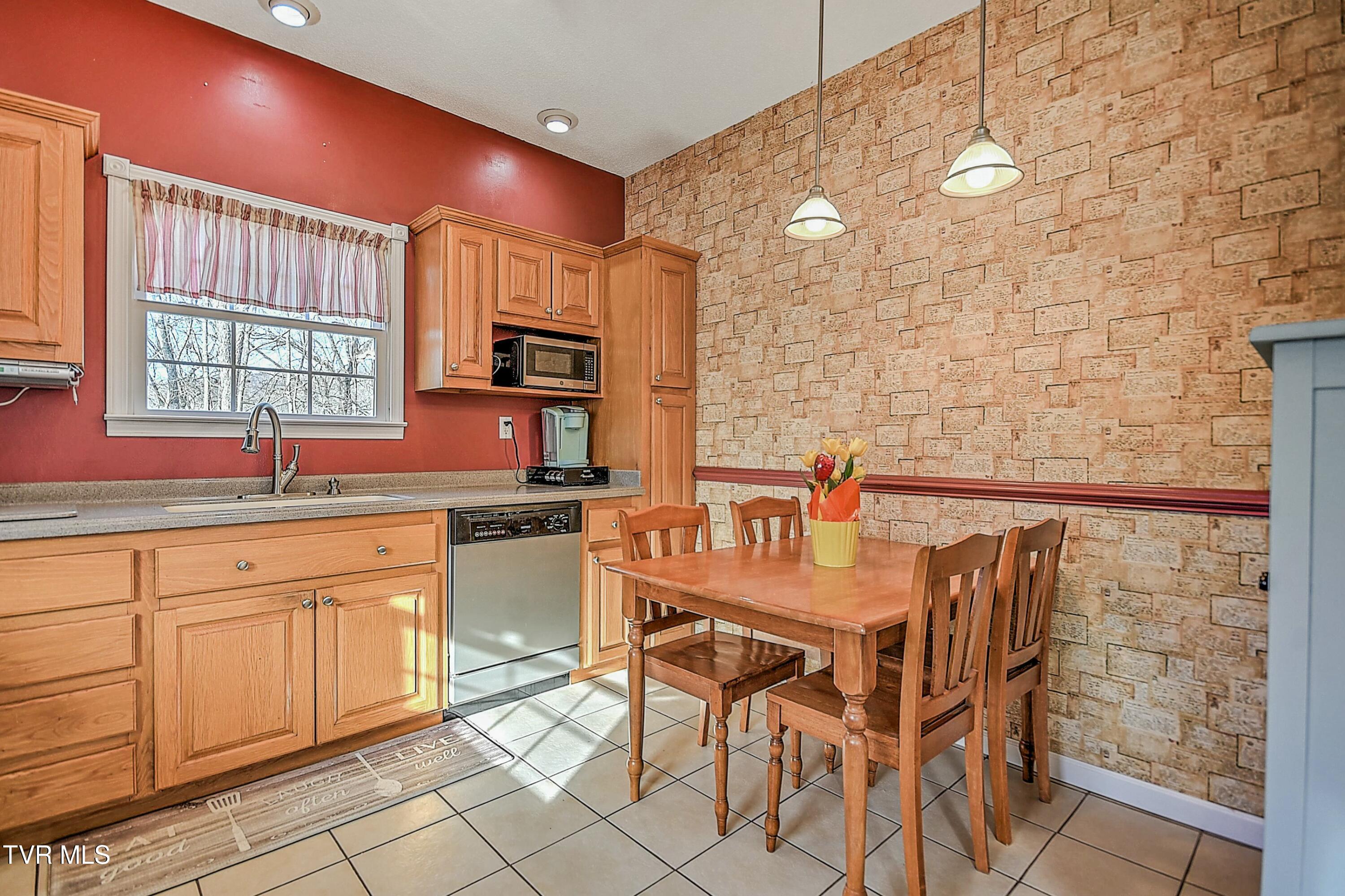 1259 Centenary Road Kingsport, TN 37663 - Photo 13 of 53 tempImage8rWQND