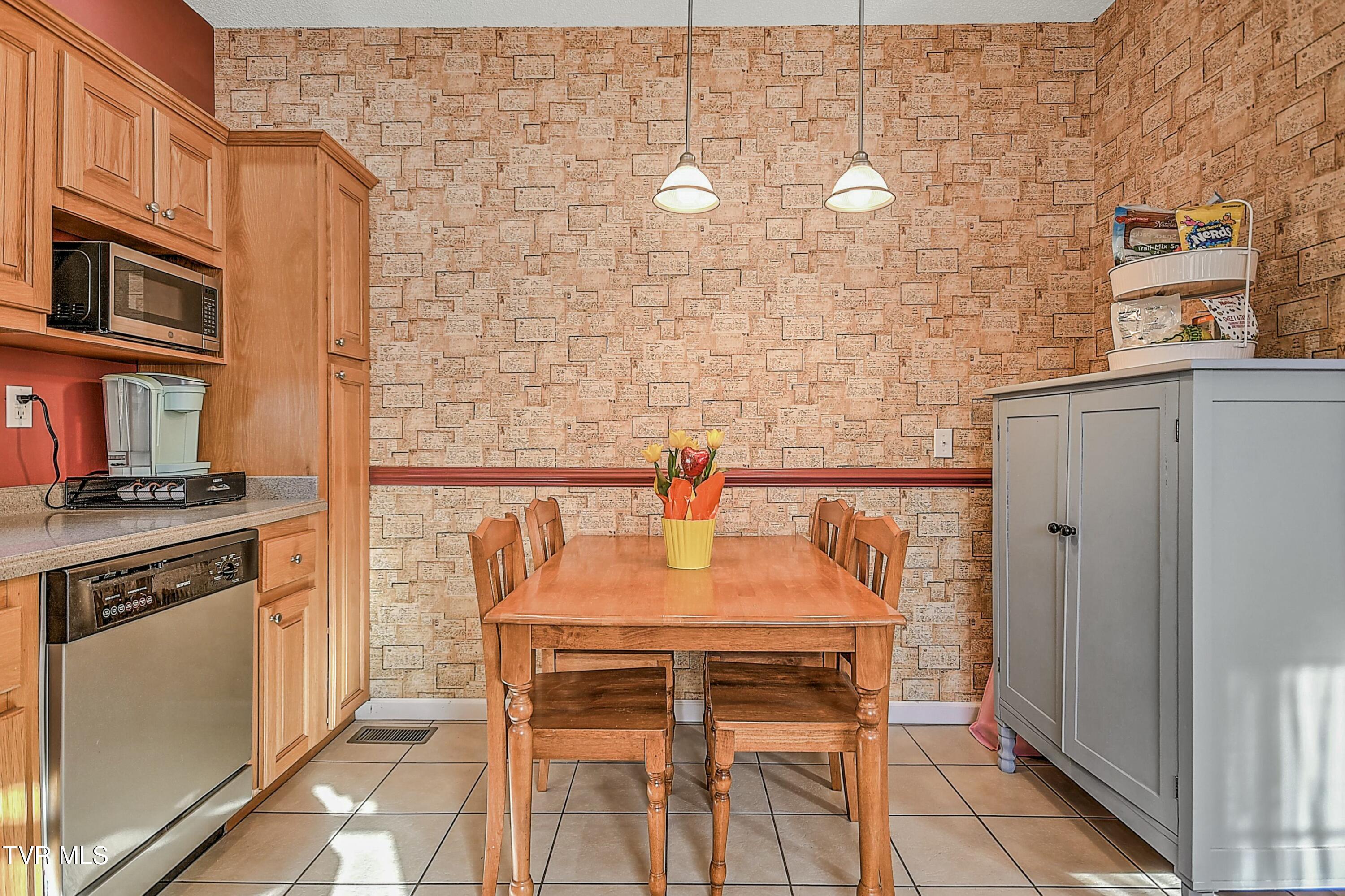 1259 Centenary Road Kingsport, TN 37663 - Photo 17 of 53 tempImagexoShY1