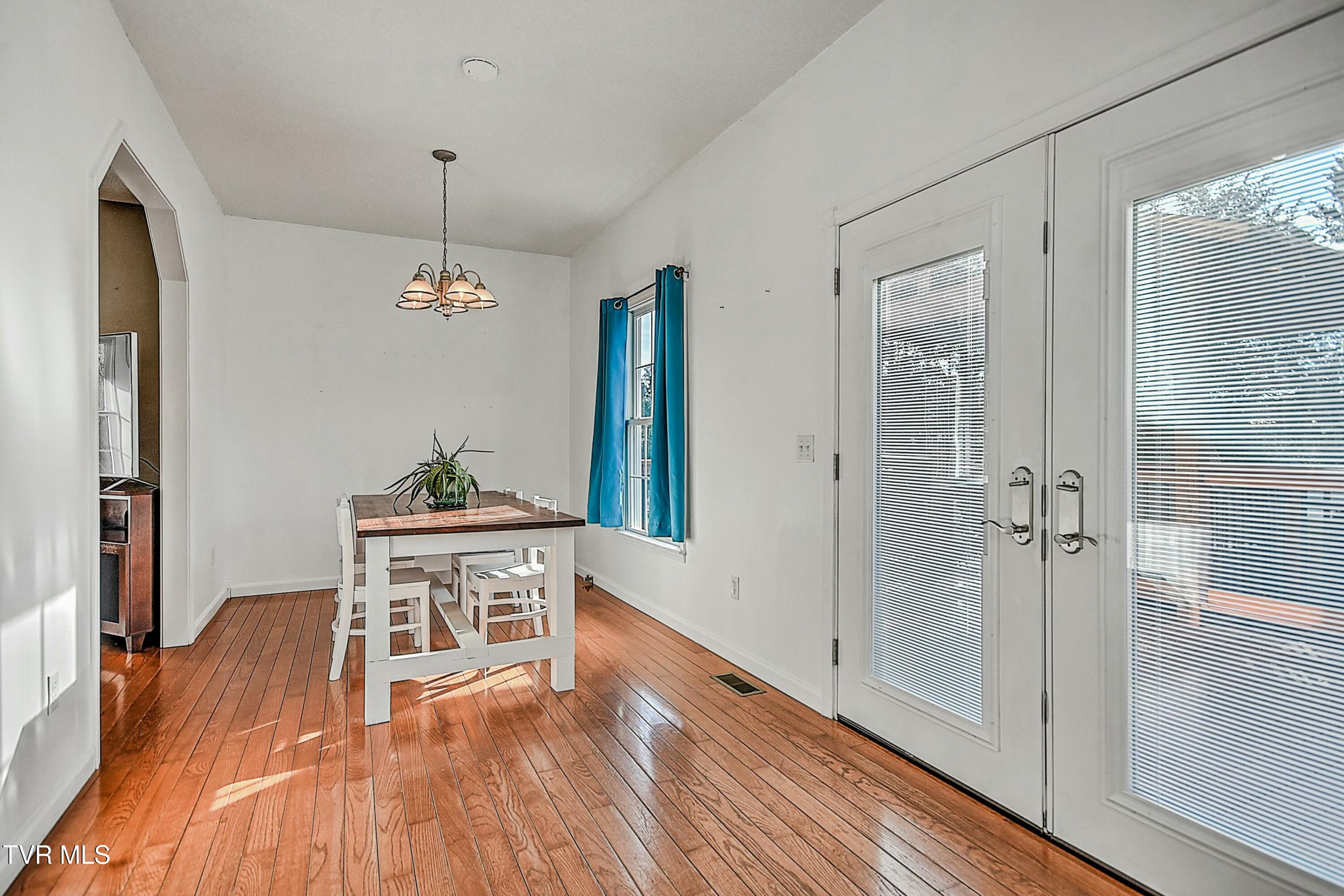 1259 Centenary Road Kingsport, TN 37663 - Photo 10 of 53 tempImageDdX6u4