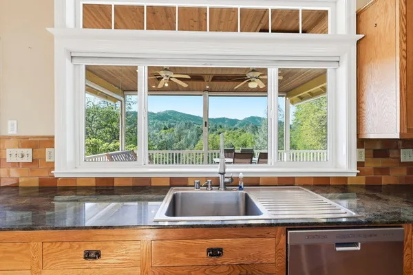 $825,000 | 15725 Horseless Carriage Drive, Redding, CA 96001