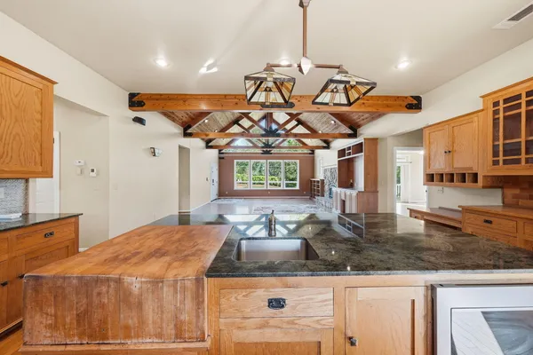 $825,000 | 15725 Horseless Carriage Drive, Redding, CA 96001