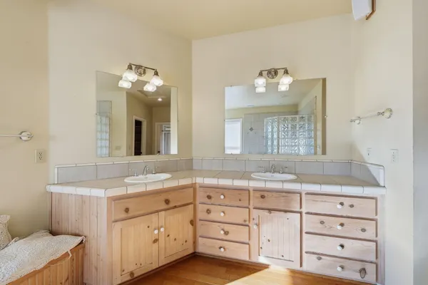 $825,000 | 15725 Horseless Carriage Drive, Redding, CA 96001