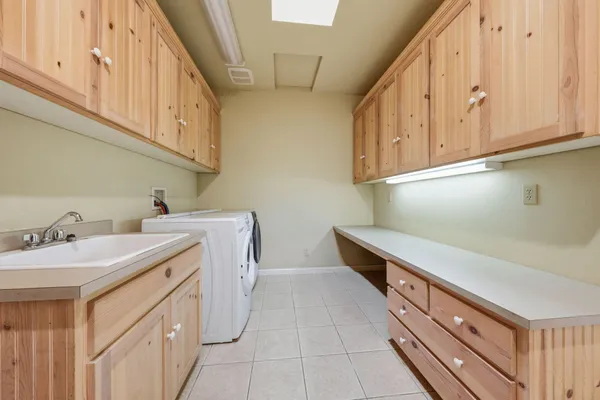 $825,000 | 15725 Horseless Carriage Drive, Redding, CA 96001