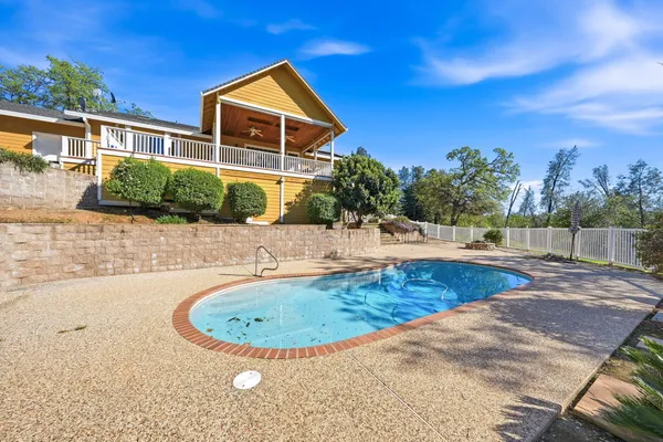$825,000 | 15725 Horseless Carriage Drive, Redding, CA 96001