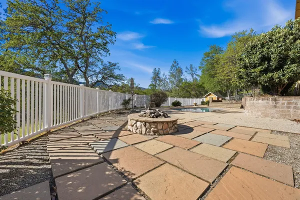 $825,000 | 15725 Horseless Carriage Drive, Redding, CA 96001