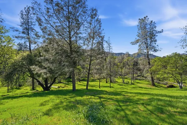 $825,000 | 15725 Horseless Carriage Drive, Redding, CA 96001