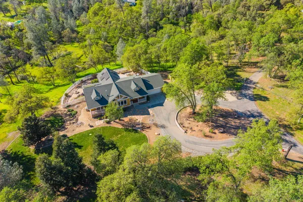 $825,000 | 15725 Horseless Carriage Drive, Redding, CA 96001