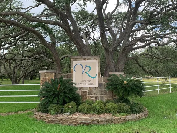 $54,000 | 90 River Tree Drive, Palacios, TX 77465