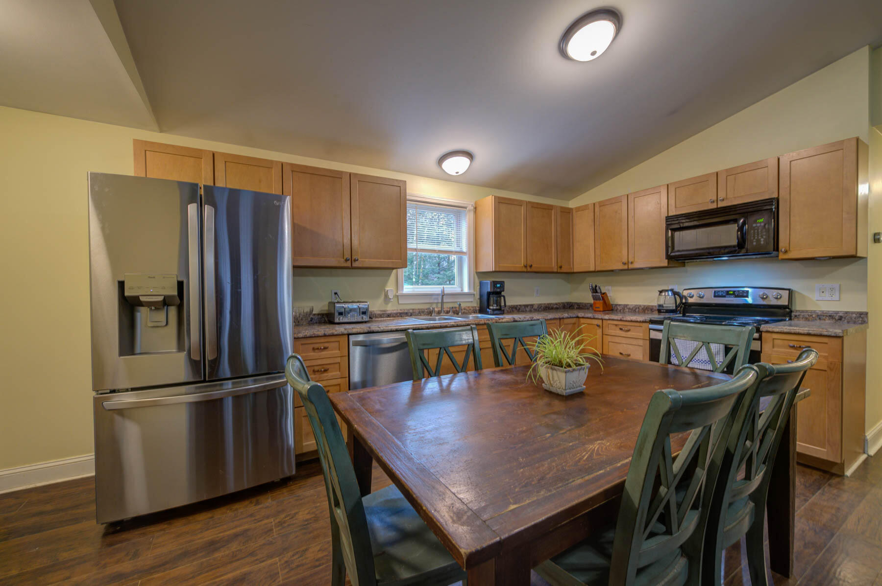 93 Railroad Avenue Springvale, ME 04083 - Photo 5 of 14 pic-6