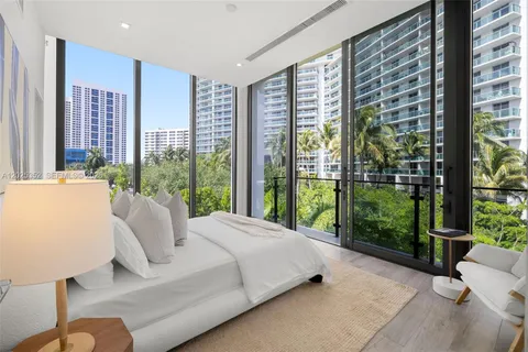 $2,499,000 | 1525 Bay Road, Miami Beach, FL 33139