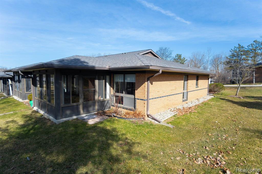 945 Wexford Way Rochester Hills, MI 48307 - Photo 25 of 26