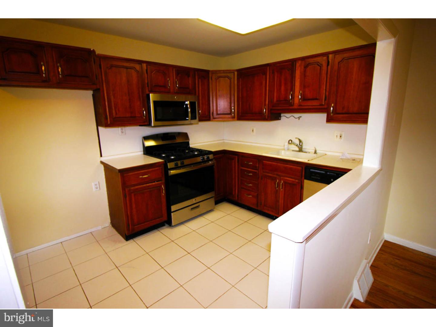12710 Medford Road Philadelphia, PA 19154 - Photo 7 of 19 Kitchen