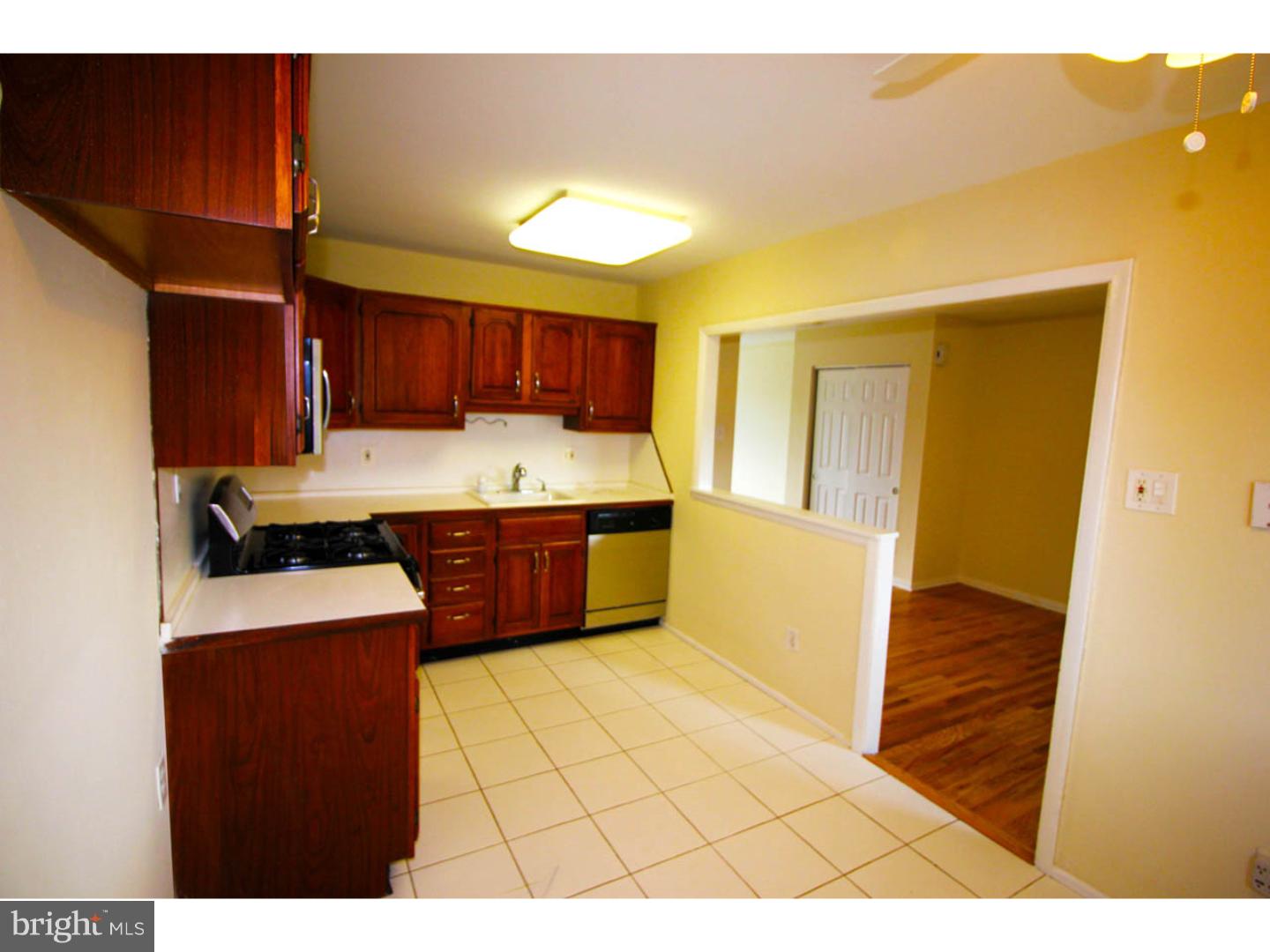 12710 Medford Road Philadelphia, PA 19154 - Photo 10 of 19 Kitchen